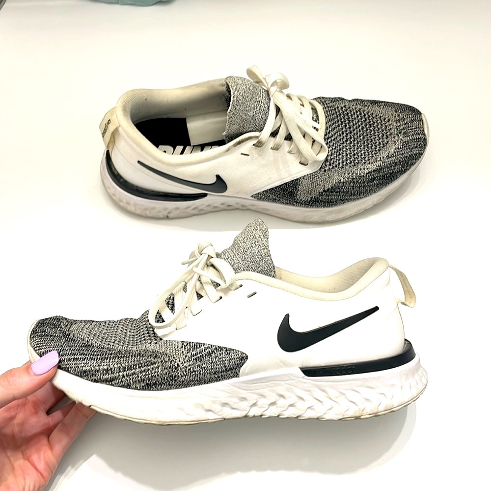 Nike odyssey react fly knit athletic running shoe7.5